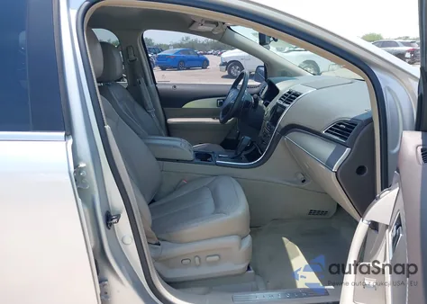 2013 Lincoln Mkx z USA, uszkodzony, nr VIN 2LMDJ6JKXDBL21002